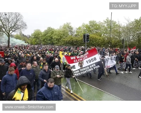 球迷冲突事件频发，英超考虑加强看台管理措施