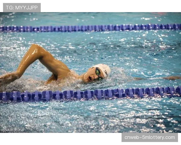 特写：乌克兰游泳选手在波兰训练基地的日常，备战世锦赛不忘家国